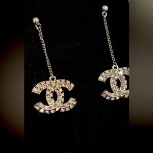 Used Chanel CC earring